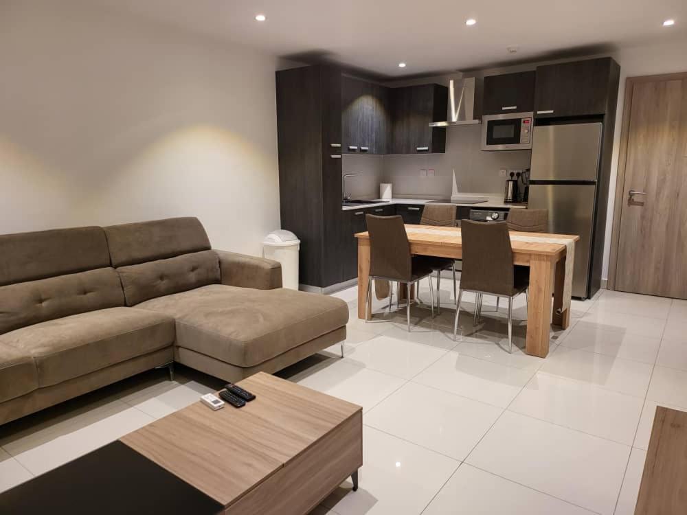 The Lennox Suites By Cozy Accra Kültér fotó