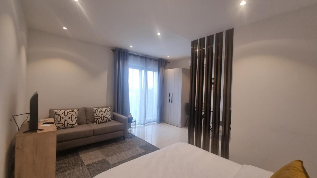 The Lennox Suites By Cozy Accra Kültér fotó